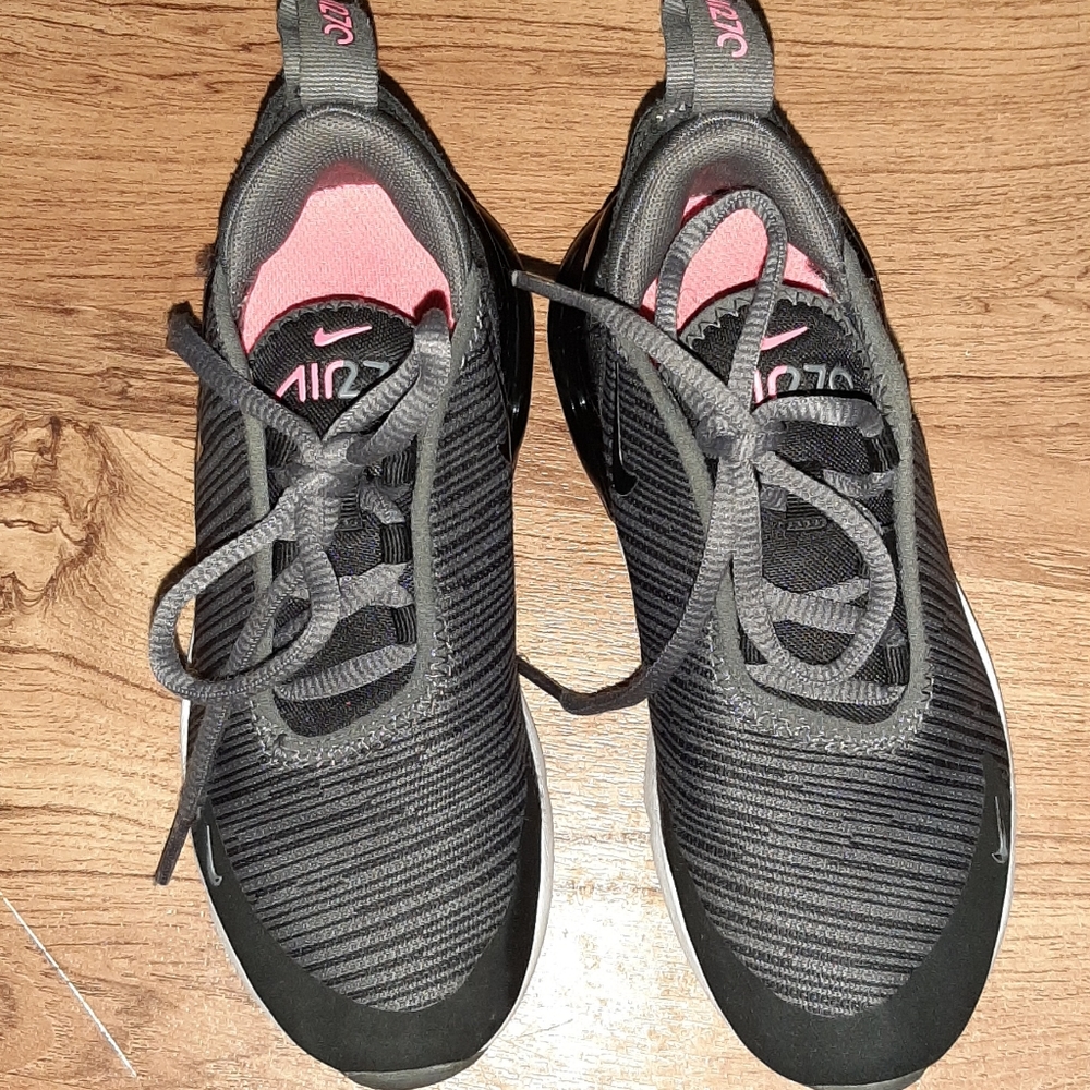 Nike airmax 270 (GS) girls 12c